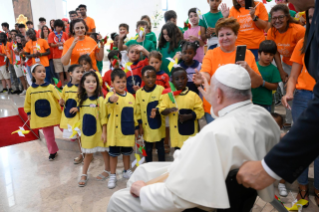 17-Apostolic Journey to Portugal: Meeting with Representatives of Some Aid and Charity Centres  