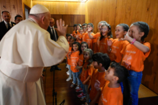 19-Viagem Apostólica a Portugal: Encontro com os representantes de alguns centros de assistência e de caridade 