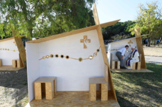 6-Apostolic Journey to Portugal: The Holy Father Celebrates the Sacrament of Reconciliation with Some Young People  