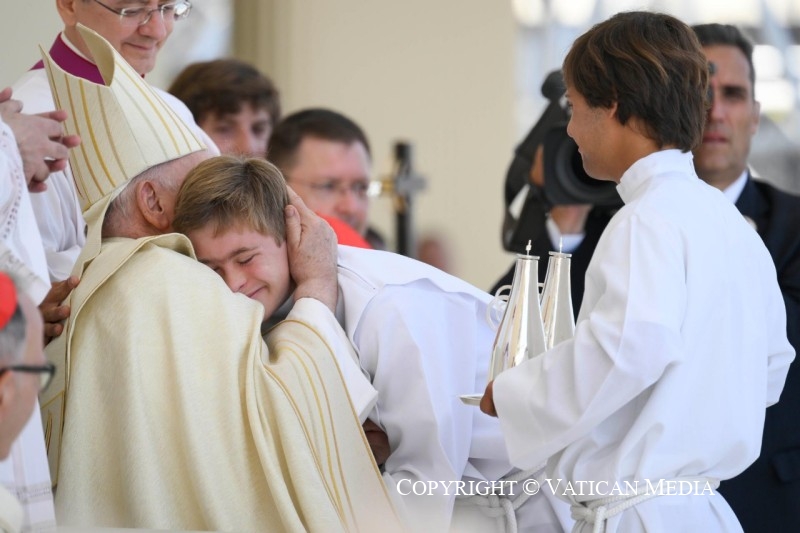 Messe de clôture des JMJ: Aux jeunes, "briller et témoigner de la foi sans crainte" Cq5dam.web.800.800