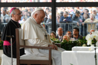 23-Apostolic Journey to Portugal: Recitation of the Holy Rosary with Sick Young People 