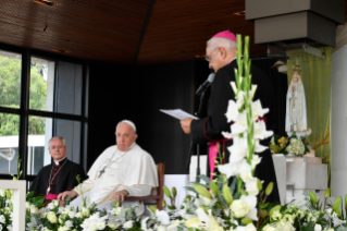 25-Viaje apostólico a Portugal: Rezo del Rosario con los jóvenes enfermos