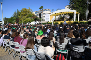 16-Voyage apostolique au Portugal : Rencontre avec les jeunes universitaires