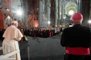 1-Viaje apostólico a Portugal: Vísperas con los obispos, sacerdotes, diáconos, consagrados, consagradas, seminaristas y agentes pastorales