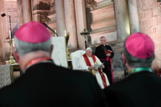 2-Viaje apostólico a Portugal: Vísperas con los obispos, sacerdotes, diáconos, consagrados, consagradas, seminaristas y agentes pastorales