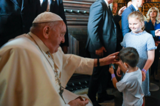 9-Viaje apostólico a Portugal: Vísperas con los obispos, sacerdotes, diáconos, consagrados, consagradas, seminaristas y agentes pastorales