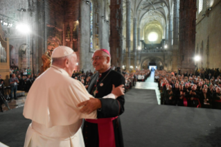 13-Voyage apostolique au Portugal : Vêpres avec les évêques, les prêtres, les diacres, les personnes consacrées, les séminaristes et les agents pastoraux