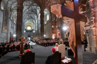 17-Viaje apostólico a Portugal: Vísperas con los obispos, sacerdotes, diáconos, consagrados, consagradas, seminaristas y agentes pastorales