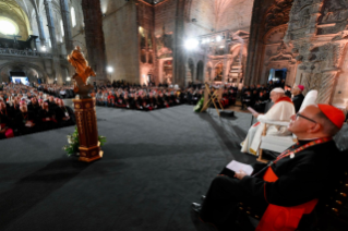 20-Viaje apostólico a Portugal: Vísperas con los obispos, sacerdotes, diáconos, consagrados, consagradas, seminaristas y agentes pastorales