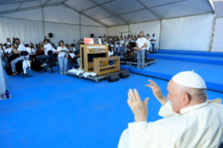 14-Apostolic Journey to Portugal: Stations of the Cross with Young People 