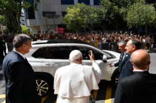 0-Apostolic Journey to Portugal: Meeting with the Volunteers of Wyd 