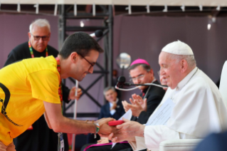 13-Voyage apostolique au Portugal : Rencontre avec les volontaires des JMJ 