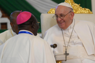 2-Voyage apostolique au Soudan du Sud : Rencontre avec les évêques, les prêtres, les diacres, les personnes consacrées et les séminaristes 