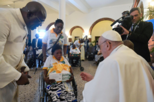 3-Viaje apostólico a la República Democrática del Congo: Encuentro con los representantes de algunas obras caritativas
