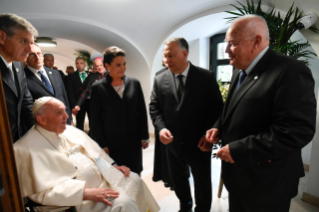 8-Viagem Apostólica à Hungria: Encontro com as Autoridades, a Sociedade Civil e o Corpo Diplomático 
