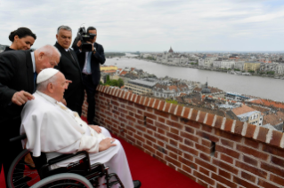 9-Viaje apostólico a Hungría: Encuentro con las autoridades, la sociedad civil y el Cuerpo Diplomático