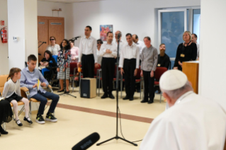 5-Apostolic Journey to Hungary: Visit to the Children of the “Blessed László Batthyány-Strattmann” Institute