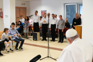 5-Viagem Apostólica à Hungria: Visita às crianças do Instituto “Beato László Batthyány-Strattmann”