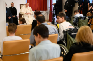 6-Viaje apostólico a Hungría: Visita a los niños del Instituto Beato László Batthyány-Strattmann