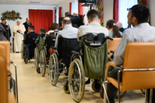 10-Voyage apostolique en Hongrie : Visite aux enfants de l’Institut « Bienheureux László Batthyány-Strattmann »