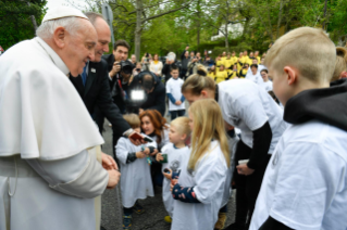 17-Apostolic Journey to Hungary: Visit to the Children of the “Blessed László Batthyány-Strattmann” Institute 