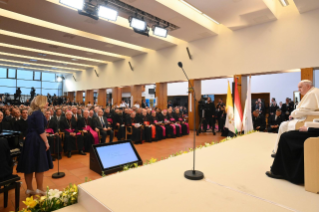 3-Apostolic Journey to Hungary: Meeting with the Academic and Cultural World  