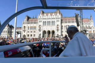 0-Apostolic Journey to Hungary: Holy Mass