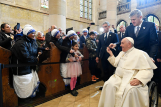 1-Viagem Apostólica à Hungria: Encontro com os pobres e os refugiados 