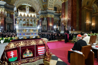 8-Viaje apostólico a Hungría: Encuentro con los obispos, sacerdotes, diáconos, consagrados, consagradas, seminaristas y agentes pastorales