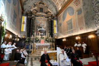 3-Viagem Apostólica a Ajácio: Oração do Ângelus com os Bispos, Sacerdotes, Diáconos, Consagrados e Consagradas e Seminaristas