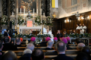 11-Viagem Apostólica a Ajácio: Oração do Ângelus com os Bispos, Sacerdotes, Diáconos, Consagrados e Consagradas e Seminaristas