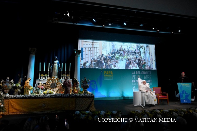2-Voyage apostolique &agrave; Ajaccio : Session conclusive du Congr&egrave;s &laquo; La religiosit&eacute; populaire en M&eacute;diterran&eacute;e &raquo;