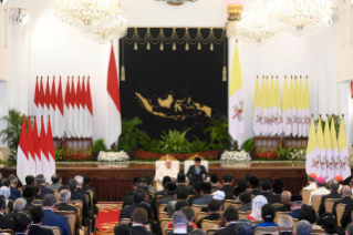 0-Viaje apostólico a Indonesia: Encuentro con las autoridades, la sociedad civil y el cuerpo diplomático 