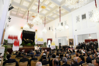 2-Viaje apostólico a Indonesia: Encuentro con las autoridades, la sociedad civil y el cuerpo diplomático 