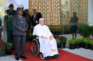 7-Viaje apostólico a Papúa Nueva Guinea: Encuentro con las autoridades, la sociedad civil y el cuerpo diplomático 