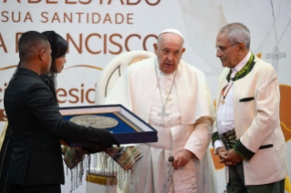 6-Viaje apostólico a Timor Oriental: Encuentro con las autoridades, la sociedad civil y el cuerpo diplomático  