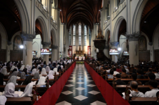 7-Viaje apostólico a Indonesia: Encuentro con obispos, sacerdotes, diáconos, personas consagradas, seminaristas y catequistas 
