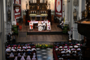 10-Viaje apostólico a Indonesia: Encuentro con obispos, sacerdotes, diáconos, personas consagradas, seminaristas y catequistas 