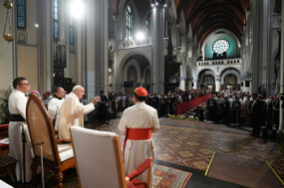 15-Viaje apostólico a Indonesia: Encuentro con obispos, sacerdotes, diáconos, personas consagradas, seminaristas y catequistas 
