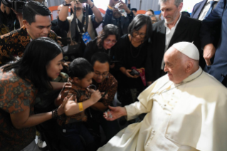 25-Viaje apostólico a Indonesia: Encuentro con obispos, sacerdotes, diáconos, personas consagradas, seminaristas y catequistas 