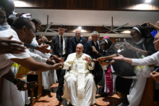 0-Viaje apostólico a Papúa Nueva Guinea: Encuentro con los obispos de Papúa Nueva Guinea y de las Islas Salomón, sacerdotes, diáconos, personas consagradas, seminaristas y catequistas  