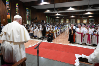 2-Viaje apostólico a Papúa Nueva Guinea: Encuentro con los obispos de Papúa Nueva Guinea y de las Islas Salomón, sacerdotes, diáconos, personas consagradas, seminaristas y catequistas  
