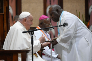 6-Viaje apostólico a Papúa Nueva Guinea: Encuentro con los obispos de Papúa Nueva Guinea y de las Islas Salomón, sacerdotes, diáconos, personas consagradas, seminaristas y catequistas  