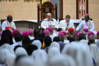 13-Viaje apostólico a Papúa Nueva Guinea: Encuentro con los obispos de Papúa Nueva Guinea y de las Islas Salomón, sacerdotes, diáconos, personas consagradas, seminaristas y catequistas  