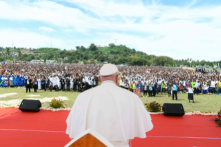 6-Apostolic Journey to Papua New Guinea: Meeting with the Faithful of the Diocese of Vanimo  