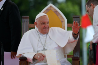 3-Apostolic Journey to Papua New Guinea: Meeting with the Faithful of the Diocese of Vanimo  