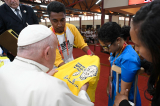 21-Viaje apostólico a Timor Oriental: Encuentro con los jóvenes  