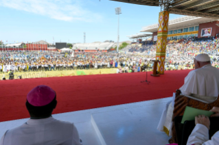 16-Viaggio Apostolico in Papua Nuova Guinea: Incontro con i Giovani 
