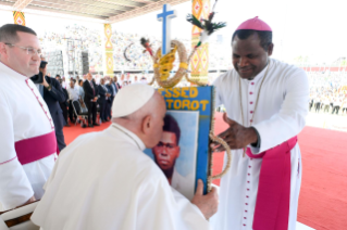 20-Viaggio Apostolico in Papua Nuova Guinea: Incontro con i Giovani 