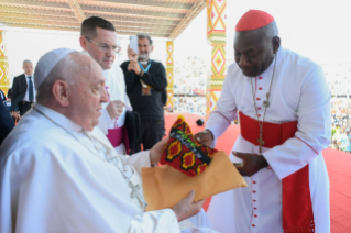 22-Viaggio Apostolico in Papua Nuova Guinea: Incontro con i Giovani 